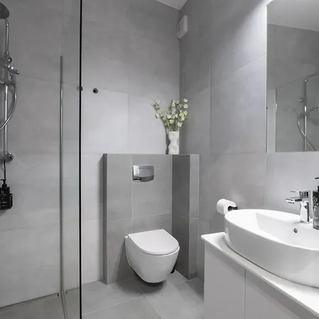 Chmielna Old Town By Alqueen Apartment