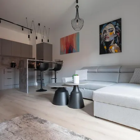 Chmielna Old Town By Alqueen Apartment *