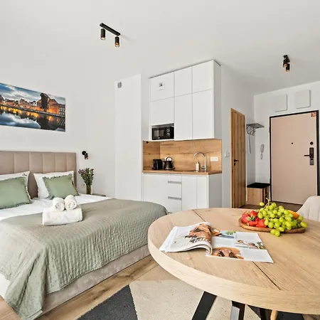 Apartment Chmielna Old Town By Alqueen