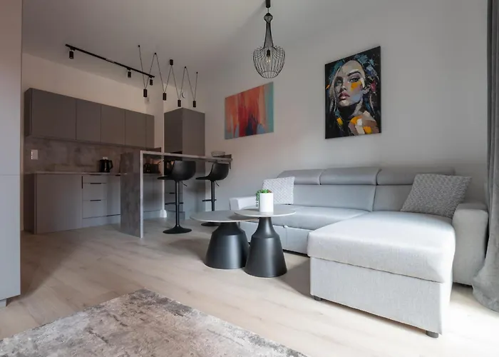 Chmielna Old Town By Alqueen Apartment *